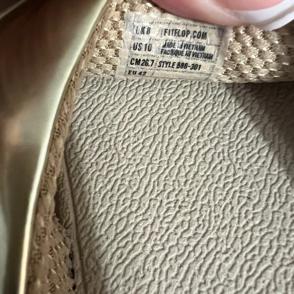 NWT Fitflop Ringer Leather Gold Metallic thong women's wedge sandals size 10